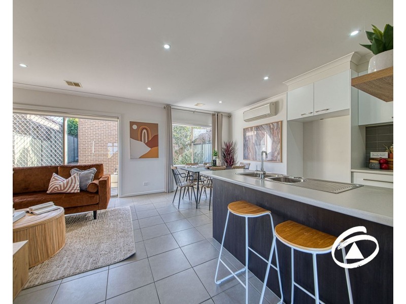 33 Atlantic Drive, Pakenham VIC 3810