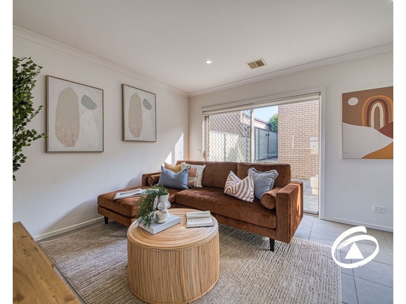 33 Atlantic Drive, Pakenham VIC 3810