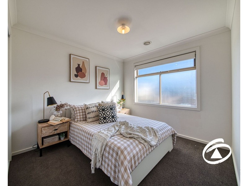 33 Atlantic Drive, Pakenham VIC 3810