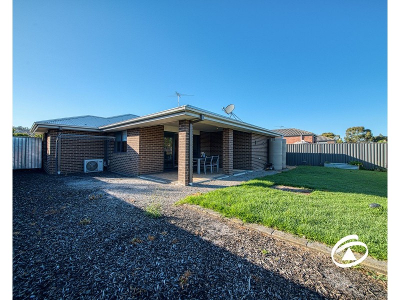25 Tangelo Terrace, Pakenham VIC 3810