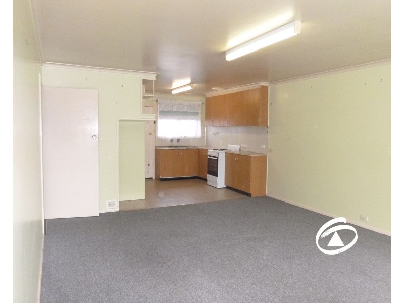 2/1 Charles Street, Pakenham VIC 3810