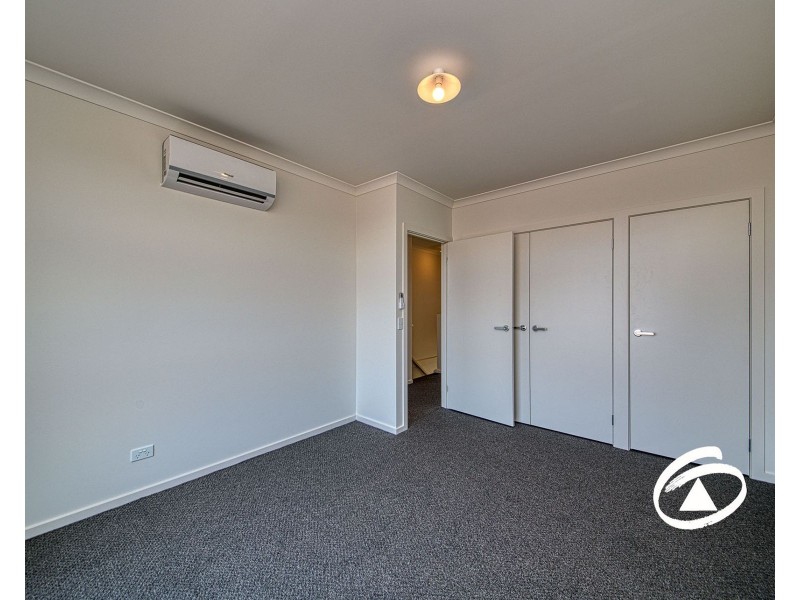 7 Oakpark Place, Officer VIC 3809