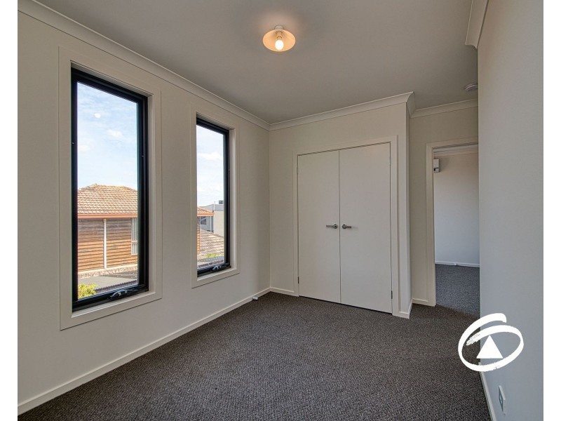 7 Oakpark Place, Officer VIC 3809