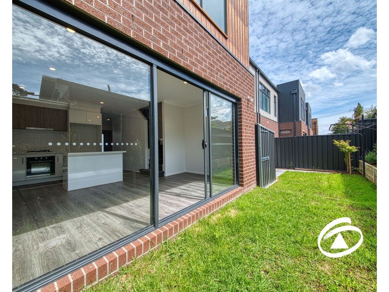 7 Oakpark Place, Officer VIC 3809