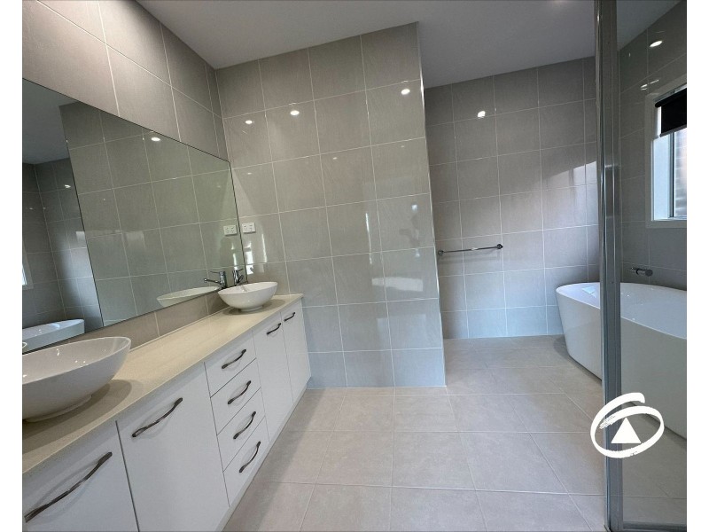 90 Clydevale Avenue, Clyde North VIC 3978