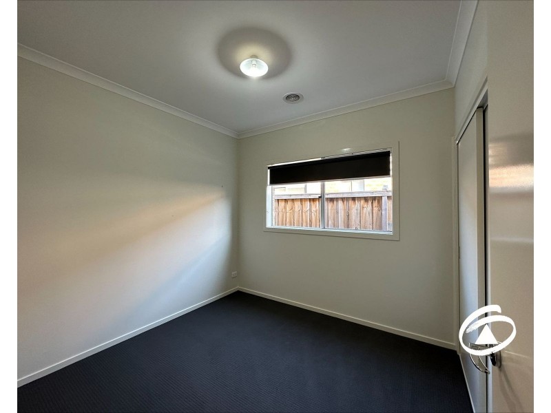 90 Clydevale Avenue, Clyde North VIC 3978