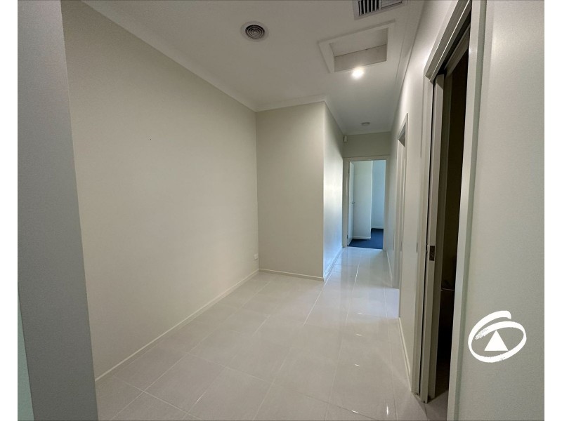 90 Clydevale Avenue, Clyde North VIC 3978