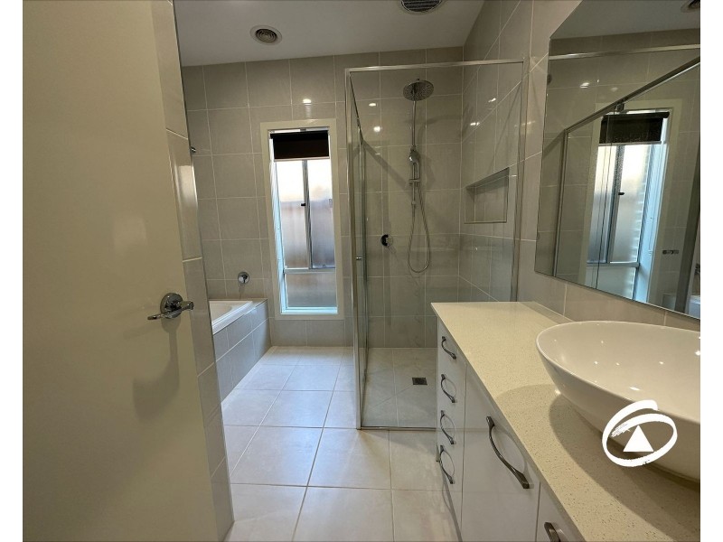 90 Clydevale Avenue, Clyde North VIC 3978