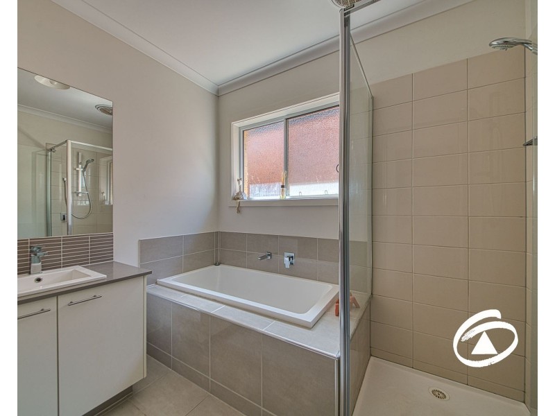 33/3 Manor View, Pakenham VIC 3810