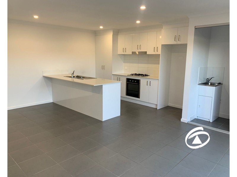 35 Hunt Way, Pakenham VIC 3810