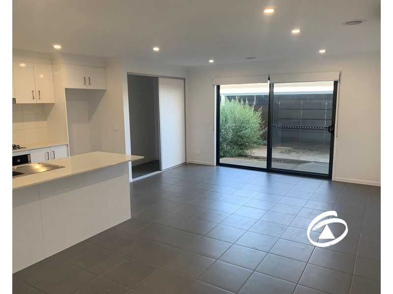 35 Hunt Way, Pakenham VIC 3810
