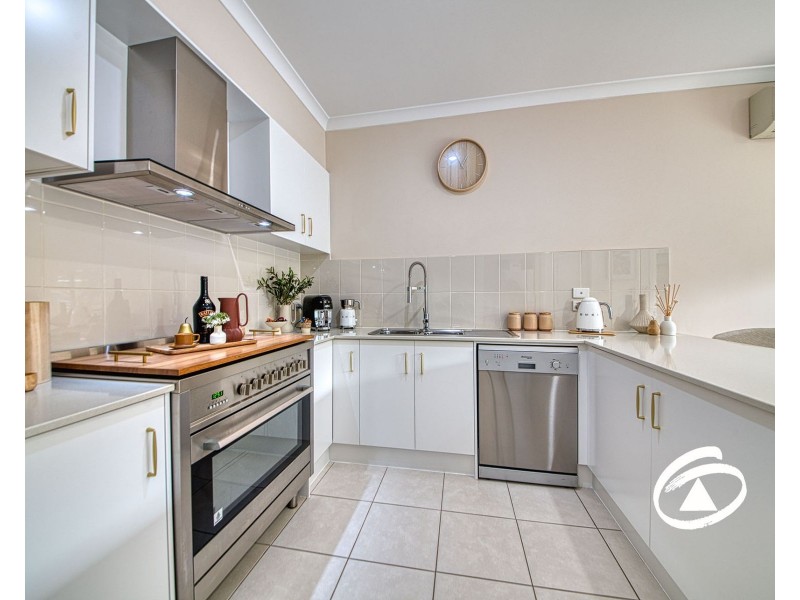 22 Stonebridge Lane, Pakenham VIC 3810