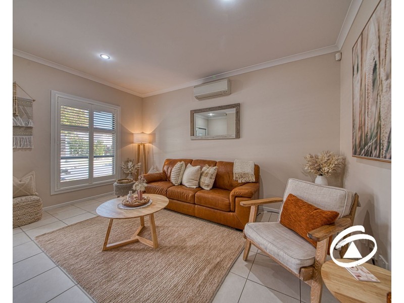 22 Stonebridge Lane, Pakenham VIC 3810