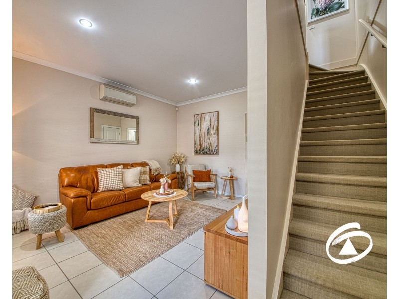 22 Stonebridge Lane, Pakenham VIC 3810