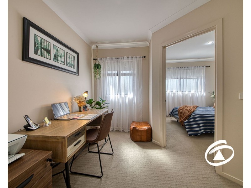 22 Stonebridge Lane, Pakenham VIC 3810