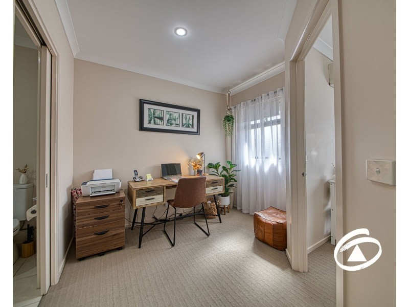 22 Stonebridge Lane, Pakenham VIC 3810