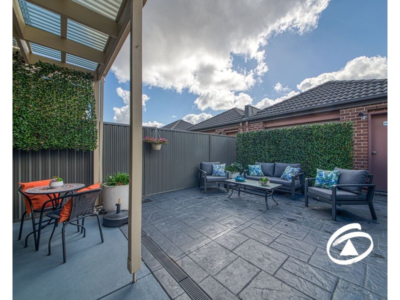 22 Stonebridge Lane, Pakenham VIC 3810
