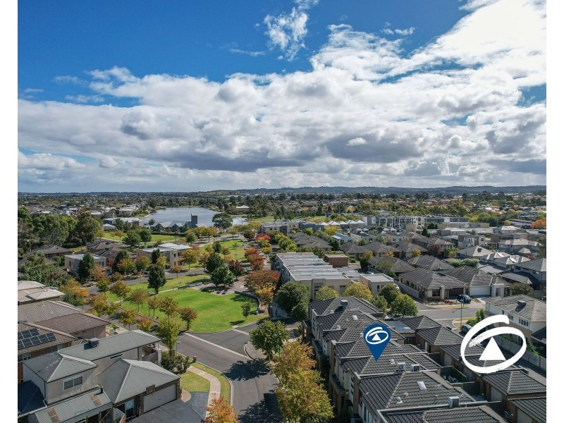 22 Stonebridge Lane, Pakenham VIC 3810