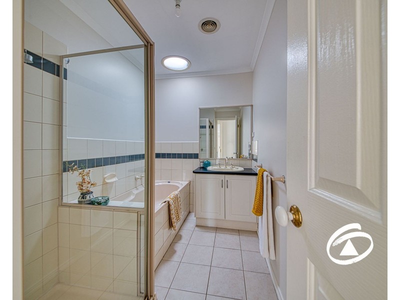 1/13A Templeton Crescent, Pakenham VIC 3810