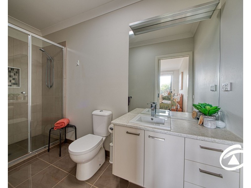 237 Pink Hill Boulevard, Officer VIC 3809