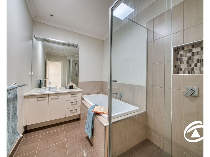 237 Pink Hill Boulevard, Officer VIC 3809