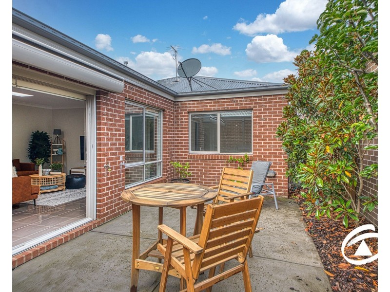 237 Pink Hill Boulevard, Officer VIC 3809