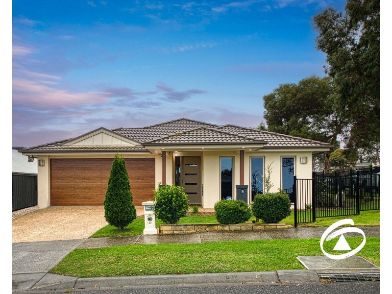 27 Bonneville Parade, Pakenham VIC 3810