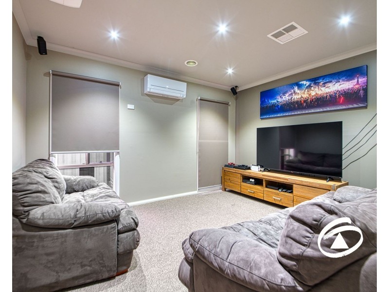 27 Bonneville Parade, Pakenham VIC 3810