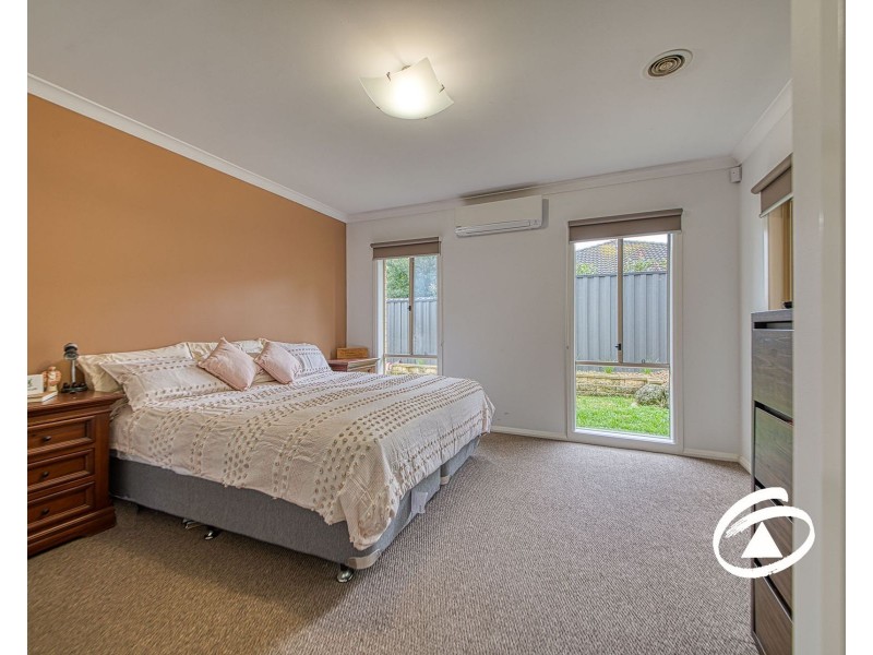 27 Bonneville Parade, Pakenham VIC 3810