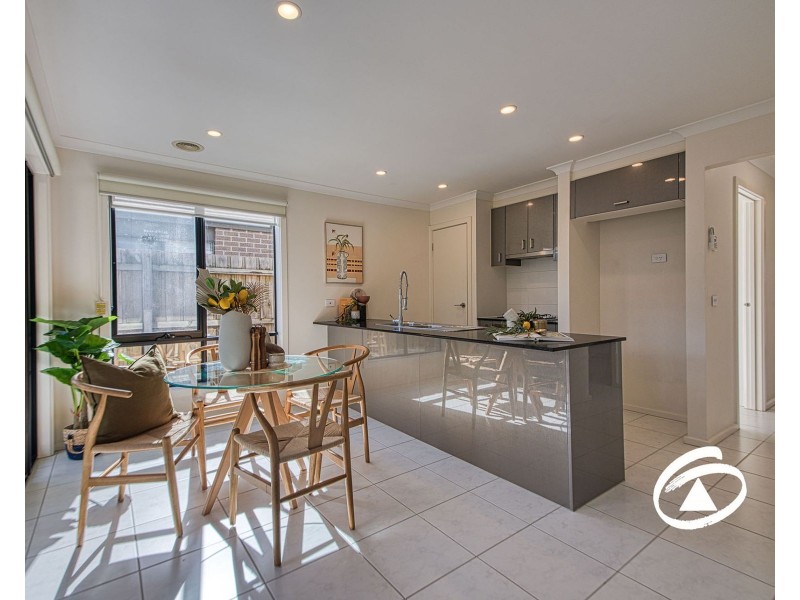 10 Etonian Street, Officer VIC 3809