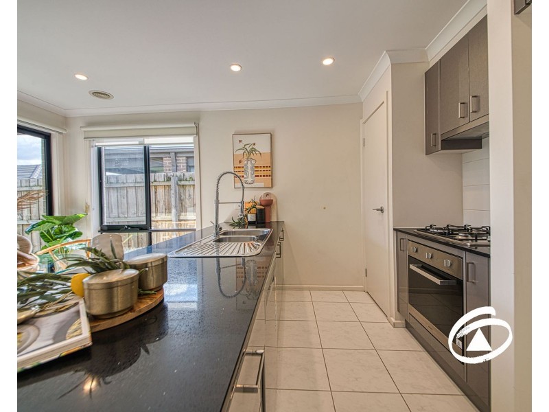 10 Etonian Street, Officer VIC 3809