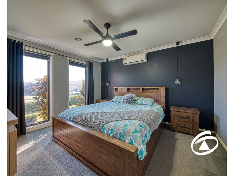 64 Greendale Boulevard, Pakenham VIC 3810