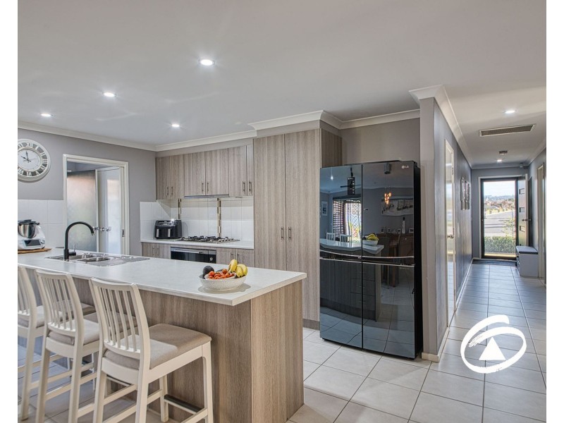 64 Greendale Boulevard, Pakenham VIC 3810