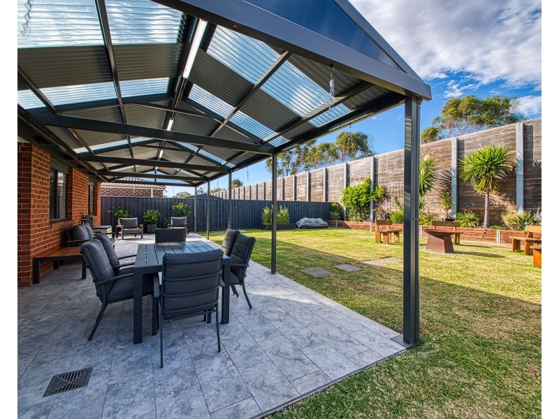 64 Greendale Boulevard, Pakenham VIC 3810