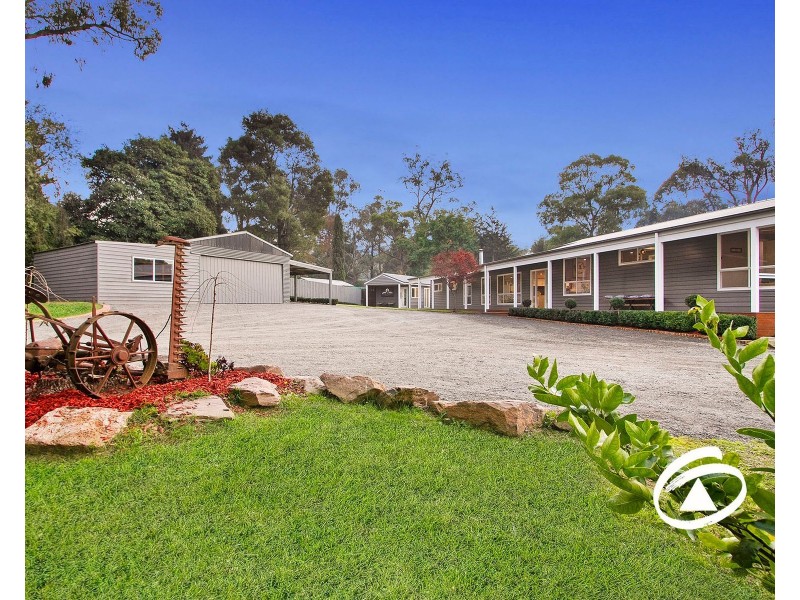 32 View Hill Road, Cockatoo VIC 3781