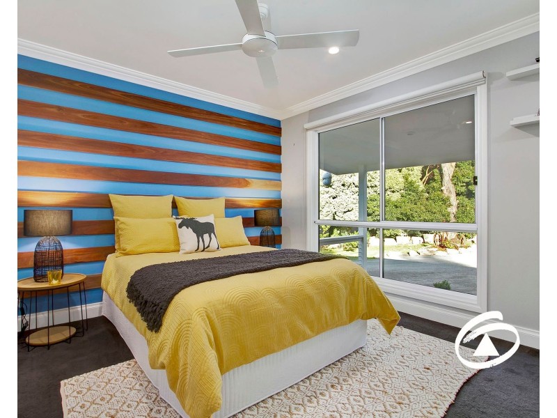 32 View Hill Road, Cockatoo VIC 3781