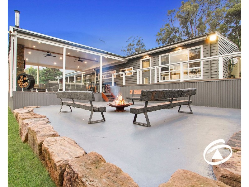 32 View Hill Road, Cockatoo VIC 3781