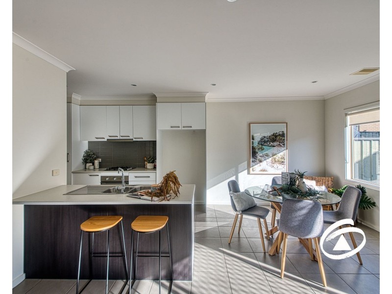 53 Atlantic Drive, Pakenham VIC 3810