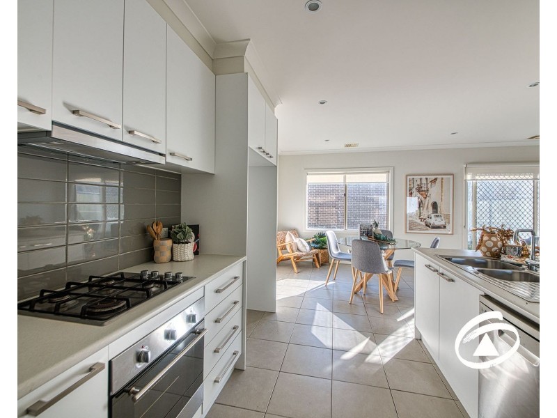 53 Atlantic Drive, Pakenham VIC 3810