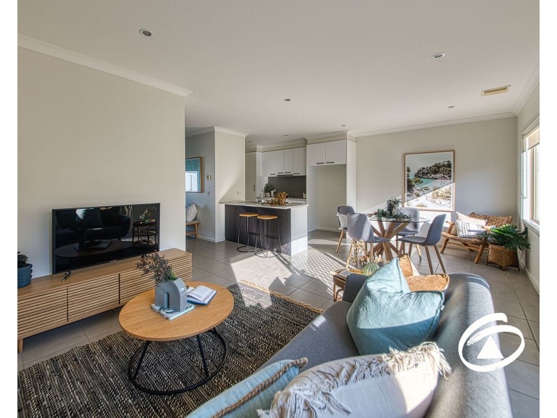 53 Atlantic Drive, Pakenham VIC 3810