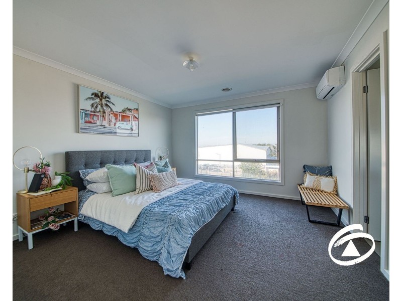 53 Atlantic Drive, Pakenham VIC 3810