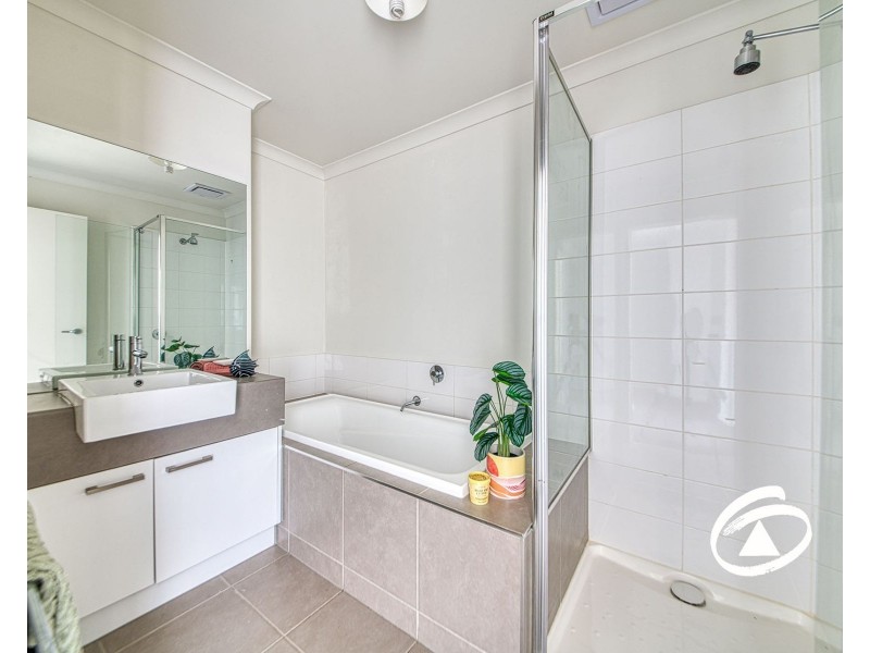 53 Atlantic Drive, Pakenham VIC 3810