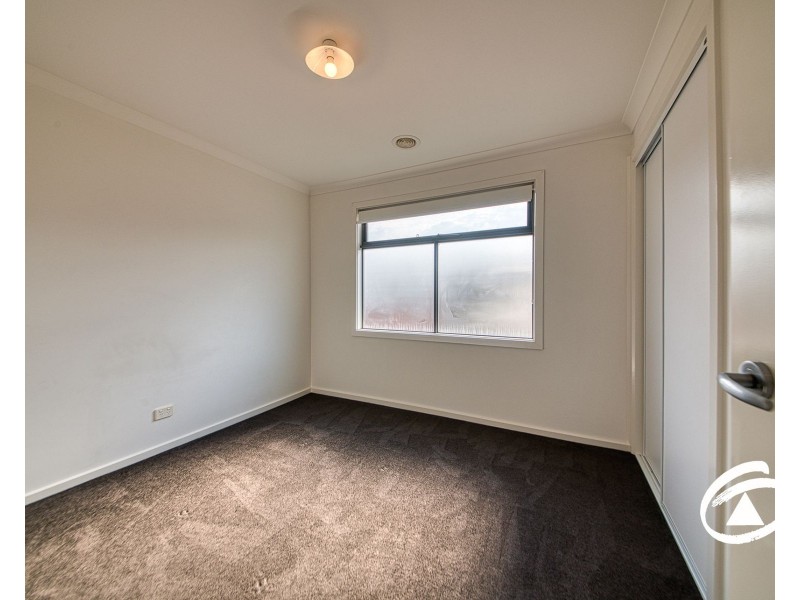 61 Atlantic Drive, Pakenham VIC 3810
