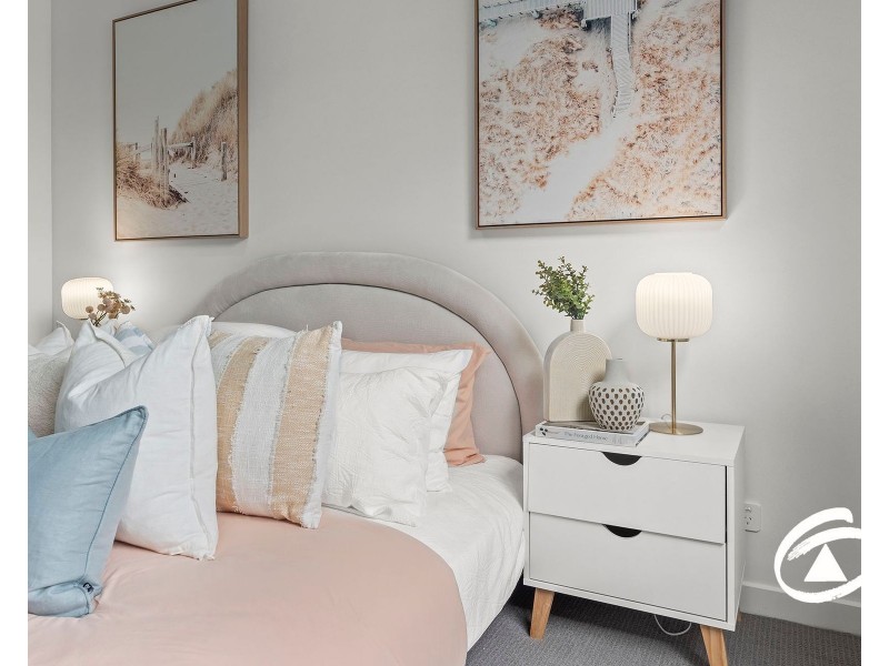 2/82 RAILWAY AVENUE, Garfield VIC 3814