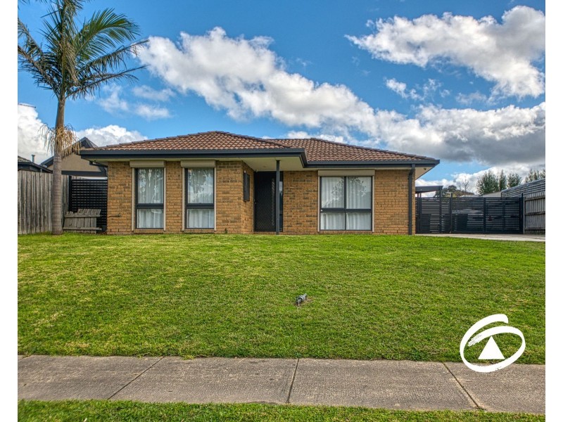 6 Bluegrass Crescent, Pakenham VIC 3810