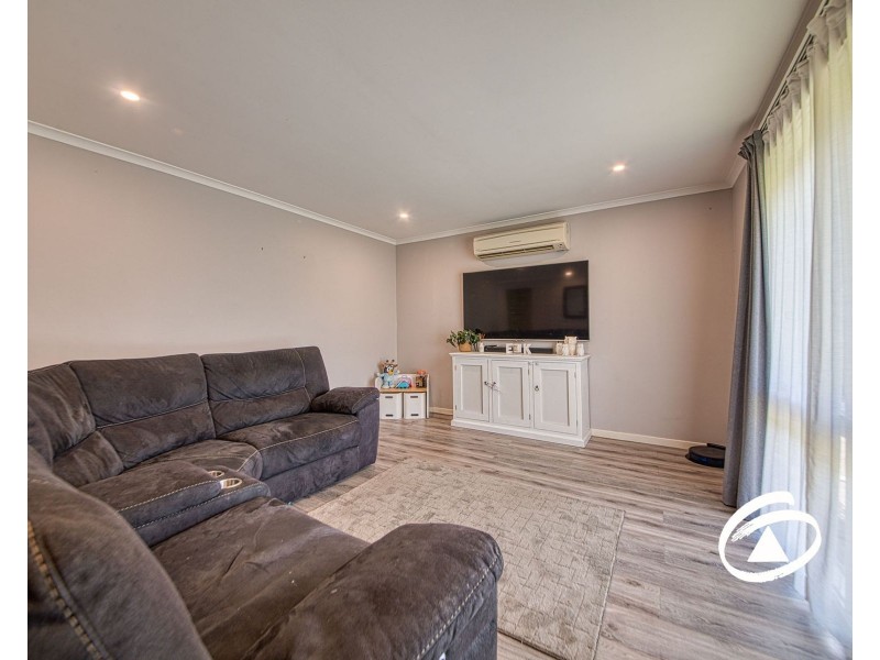 6 Bluegrass Crescent, Pakenham VIC 3810