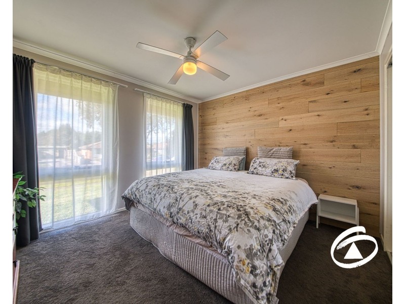 6 Bluegrass Crescent, Pakenham VIC 3810