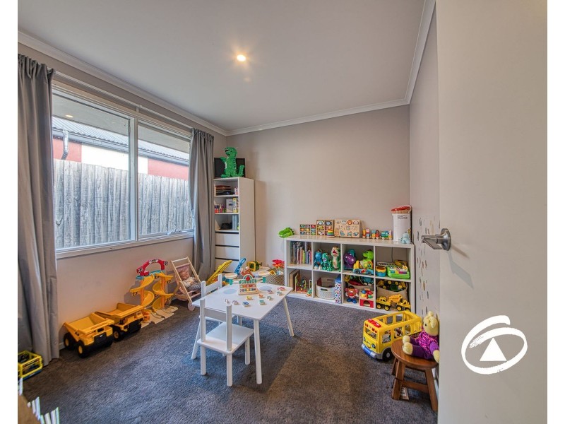 6 Bluegrass Crescent, Pakenham VIC 3810