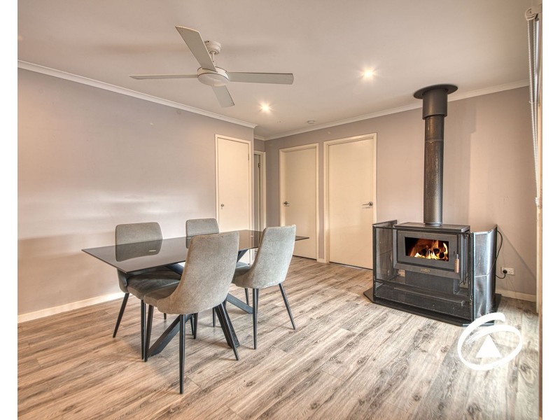 6 Bluegrass Crescent, Pakenham VIC 3810