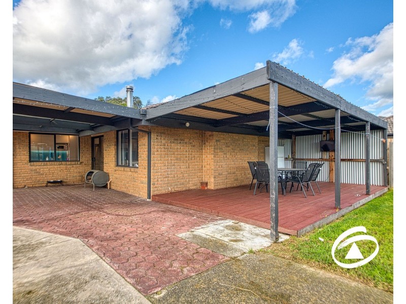 6 Bluegrass Crescent, Pakenham VIC 3810